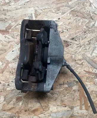 Volvo V40 Front brake caliper