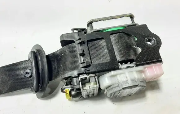 Audi A6 S6 C7 4G Front seatbelt 4G8857706D