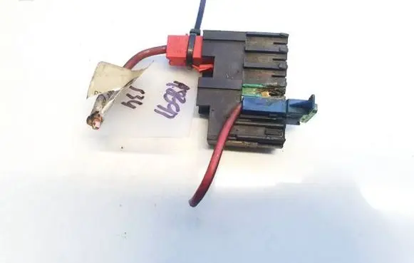 Volkswagen Polo III 6N 6N2 6NF Fuse 