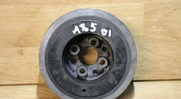 Audi A4 S4 B5 8D Crankshaft pulley 038105243F