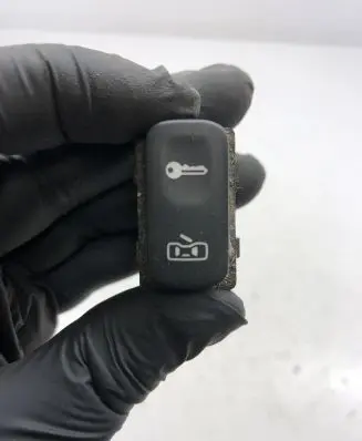 Skoda Octavia Mk2 (1Z) Central locking switch button 1Z0962125A