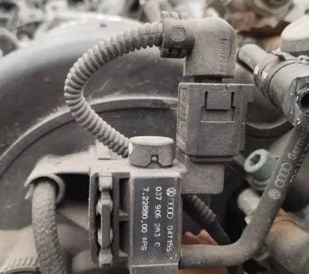 Volkswagen Golf V Turbo solenoid valve 037906283c 72288000