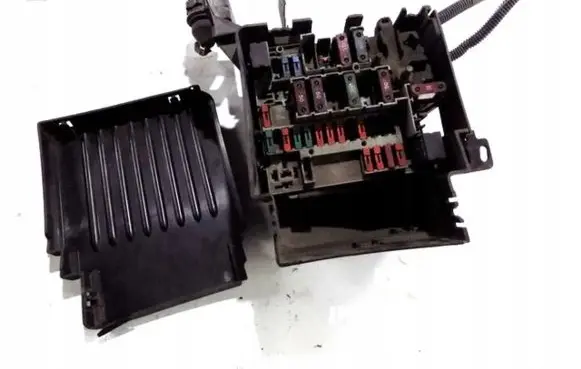 Peugeot 406 Fuse module