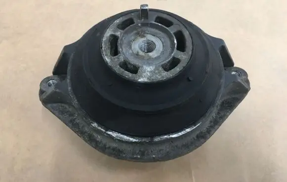 Mercedes-Benz SL R129 Engine mount bracket 1292400817