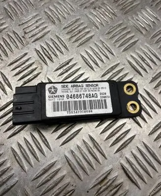 Chrysler Voyager Airbag deployment crash/impact sensor 04686748AG TDS3422C0599 5WY71910
