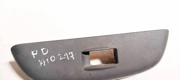 Toyota Yaris Verso Front door window switch trim 