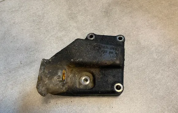 Mercedes-Benz G W461 W463 1st Gen Engine mounting bracket A6282230604