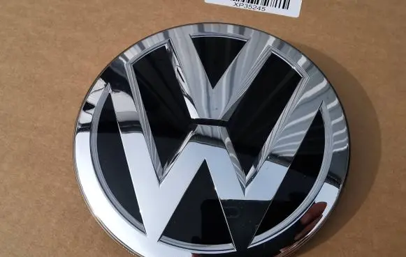 Volkswagen Polo VI Manufacturer badge logo/emblem 2G0853601B