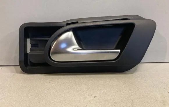 Volkswagen Tiguan Front door interior handle 5N0837197