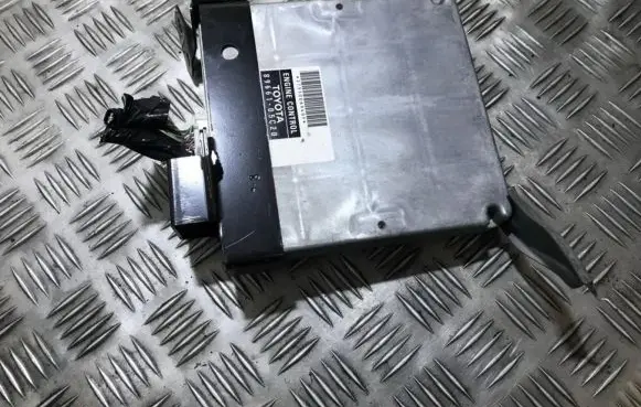 Toyota Avensis T250 Engine control unit/module 8966105c20 89661-05c20