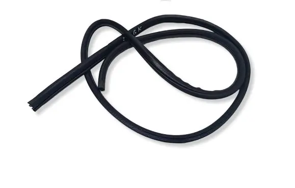 Suzuki SX4 Rear door rubber seal (on body) 