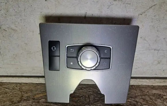 Mercedes-Benz E W212 Head unit multimedia control A2126806993 A2129051302 3389110100