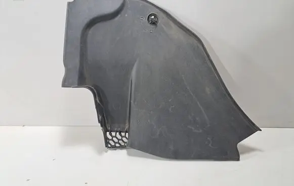 BMW 8 G14 Wiper trim 7435324
