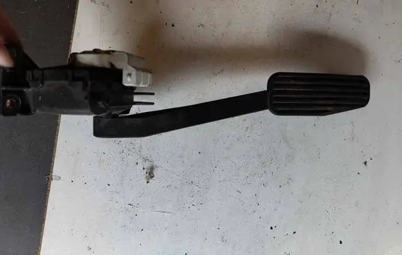 Volvo XC90 Accelerator throttle pedal 8634697