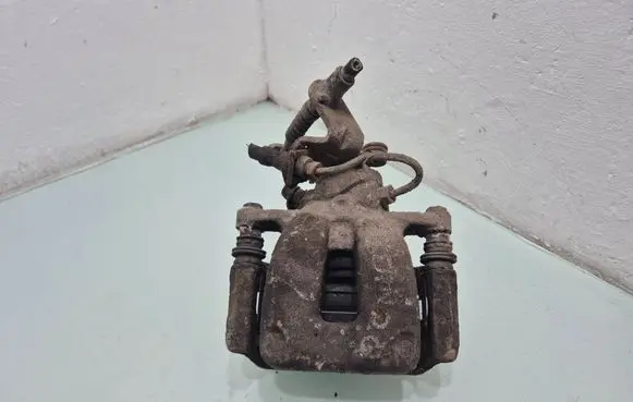 Volkswagen Golf Plus Rear brake caliper 
