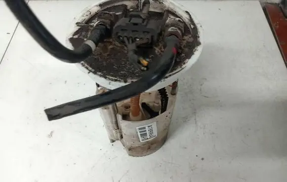 Ford Focus Fuel level sensor 