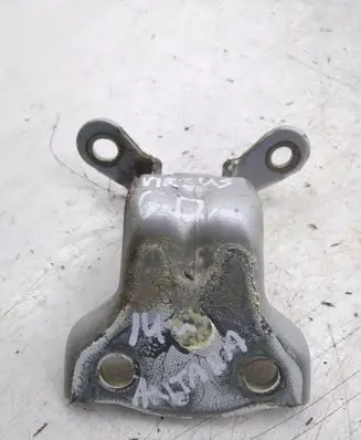 Opel Antara Rear door upper hinge
