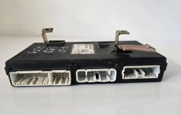 Volvo S40, V40 Comfort/convenience module 30896697 3817900210