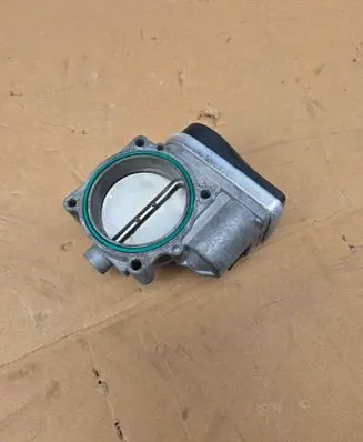BMW 5 E60 E61 Throttle valve 7516946