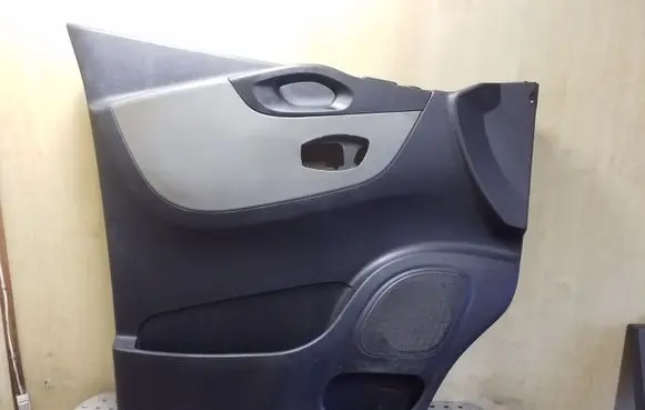 Renault Trafic III (X82) Front door card panel trim 809010678R