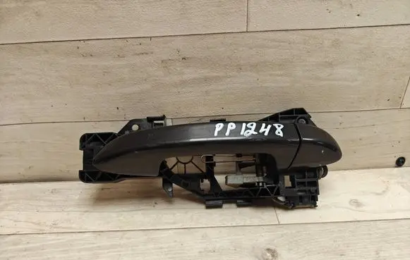 Volkswagen PASSAT B6 Front door exterior handle 3C0837886J