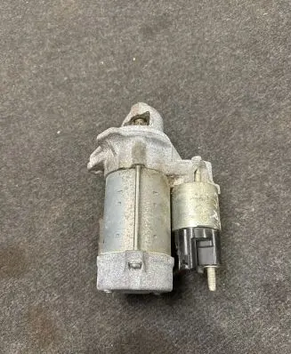 Chevrolet Camaro Starter motor 12667974 TN4380002990