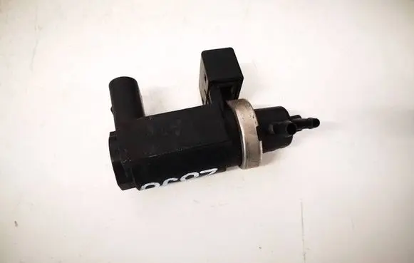 Audi A4 S4 B6 8E 8H Turbo solenoid valve 8E0906628