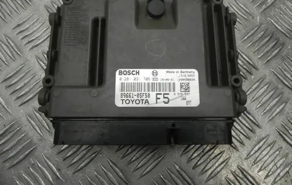Toyota Avensis T270 Other control units/modules 8966105F50