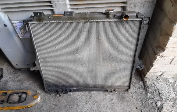 Nissan Pathfinder R51 Coolant radiator