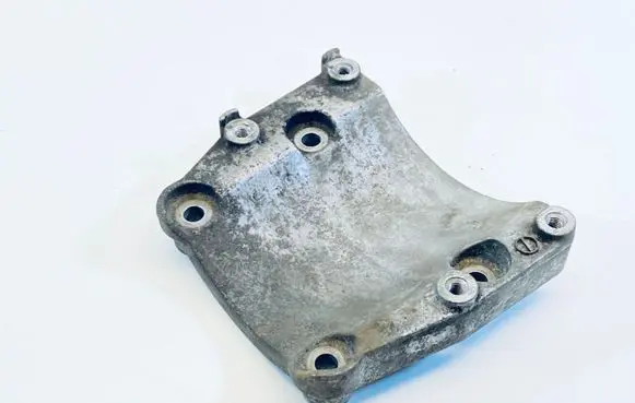 Honda Civic A/C compressor mount bracket 38930RSRE00