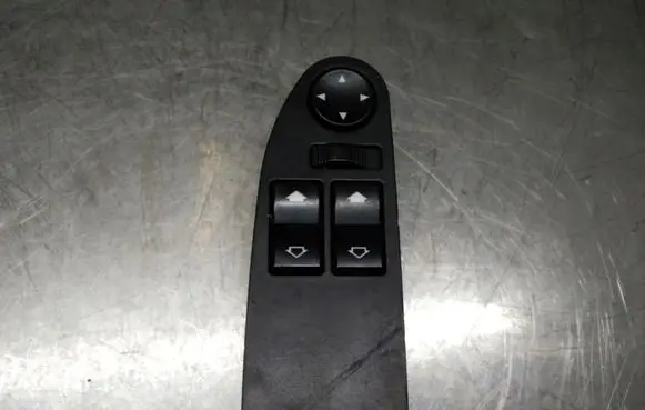 BMW 5 E39 Electric window control switch 8360887