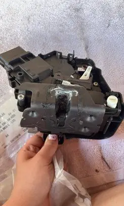 Ford Focus Rear door lock 4892382