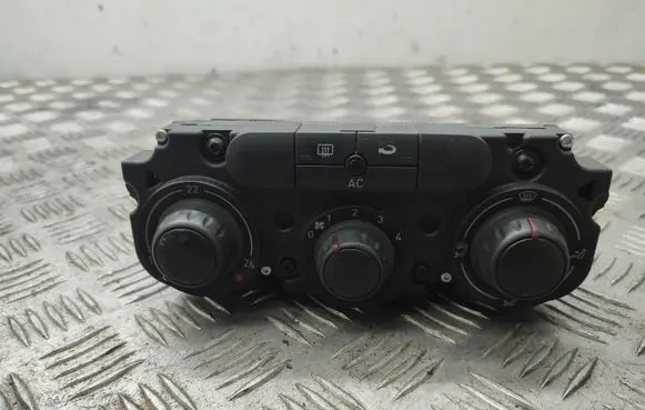 Seat Leon (1P) Climate control unit 