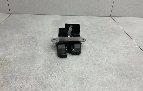 Volkswagen Golf VII Tailgate/trunk/boot lock/catch/latch 5G0827505C