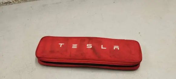 Tesla Model S First aid kit 