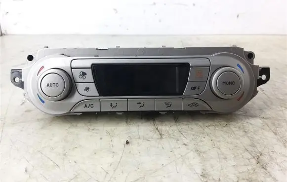 Ford Focus Climate control/heater control trim 7M5T18C612CE