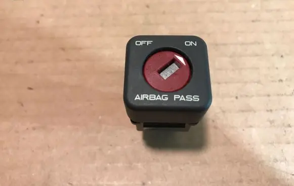 Passenger airbag on/off switch