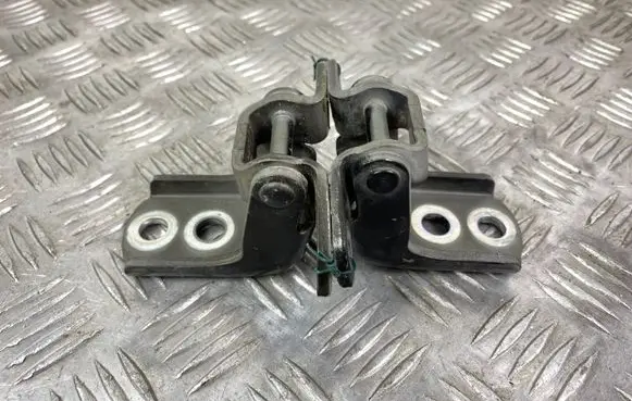 Infiniti QX80 Front door hinge set 
