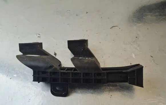 Peugeot 3008 II Front door windshield rail 9811413780