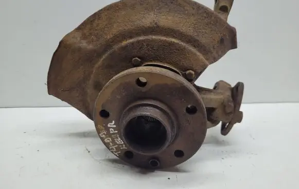 Front wheel hub