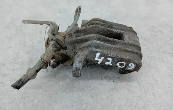 Volkswagen Golf Plus Rear brake caliper 