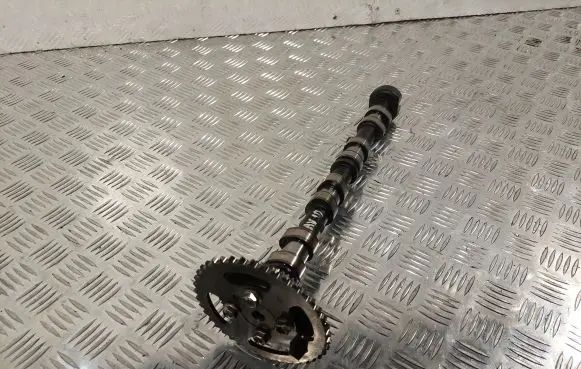 Toyota Avensis T250 Camshaft 135020R010 135230R010