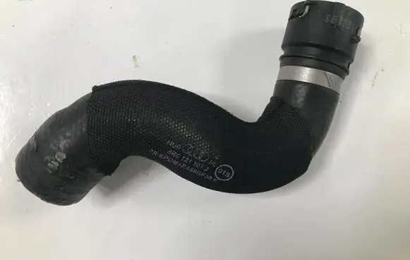 Audi Q5 SQ5 Engine coolant pipe/hose 8R0121101J