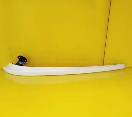 Trunk door license plate light bar