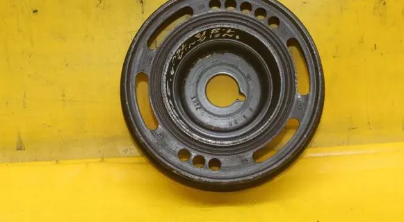 Opel Insignia A Crankshaft pulley 55565300