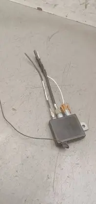 BMW 3 E36 Antenna control unit 8363298 AAR560