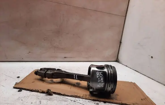 Volkswagen PASSAT B5 Piston with connecting rod 1B2