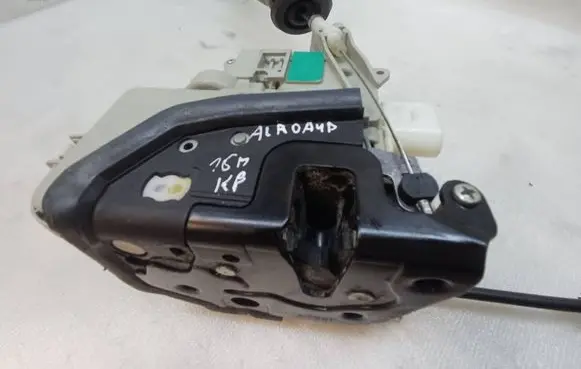 Audi A6 Allroad C7 Front door lock 8J1837015F