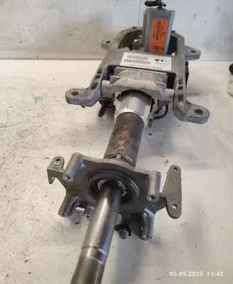 Jaguar XF Steering wheel axle 2W933C529AM