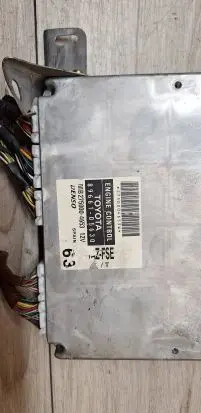 Toyota Avensis T250 Engine control unit/module 8966105630